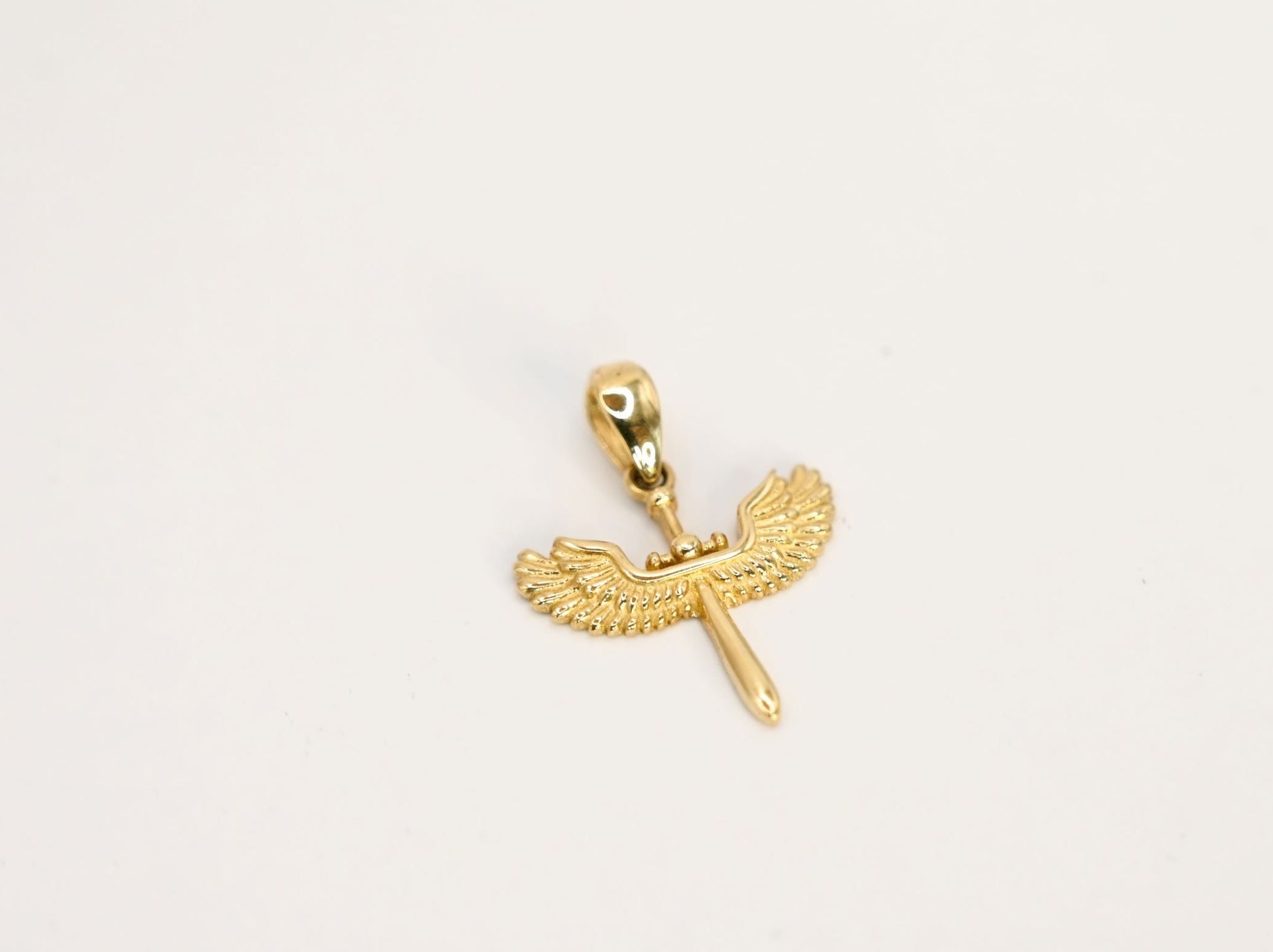 14 karaat gouden hanger in zwaardvorm