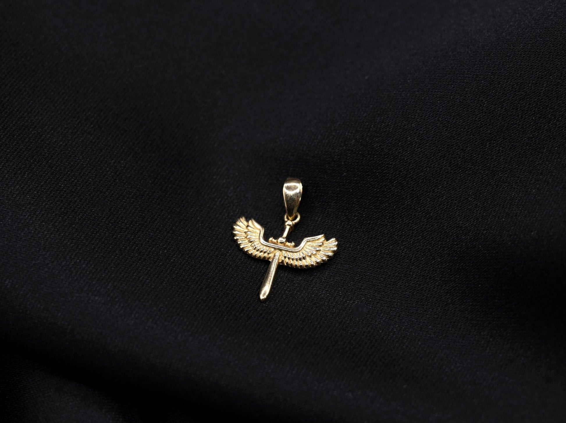 14 karaat gouden hanger in zwaardvorm