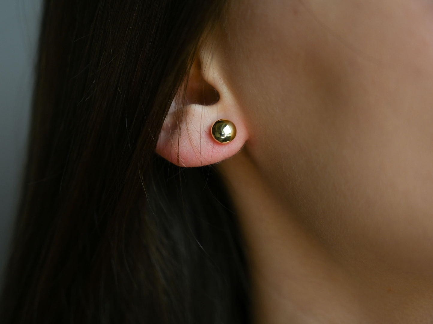 Gouden oorstekers, Classic Round Studs