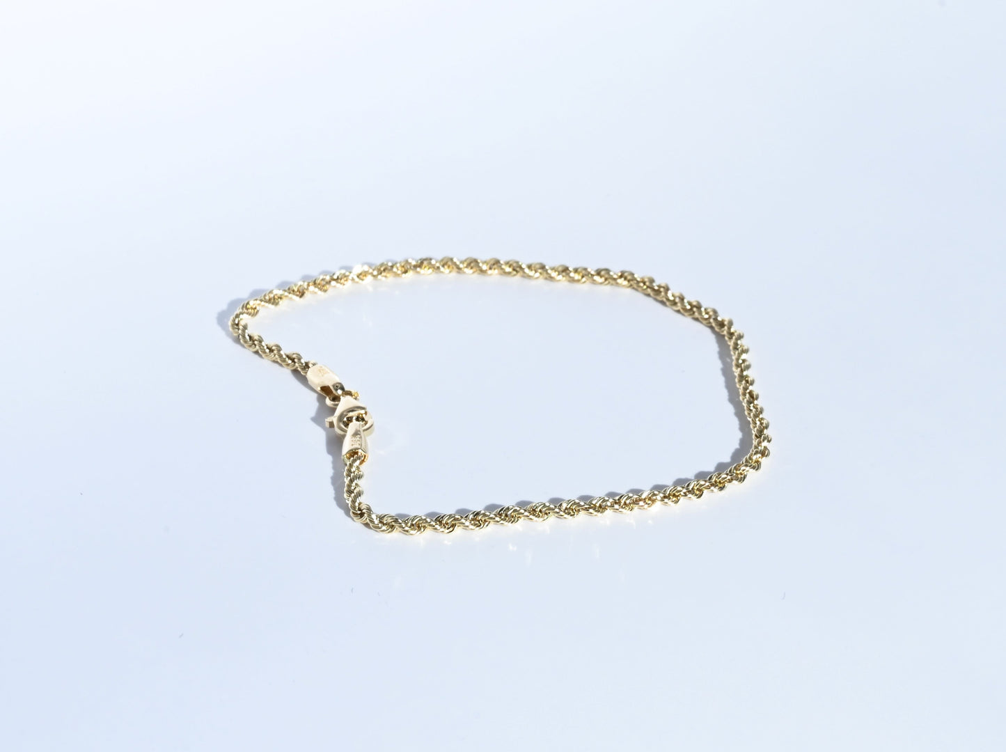 14 karaat solide, twisted armband