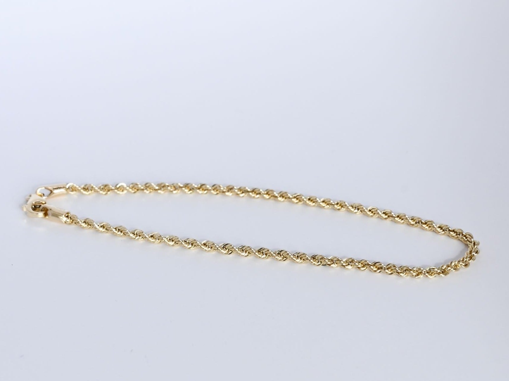 14 karaat solide, twisted armband