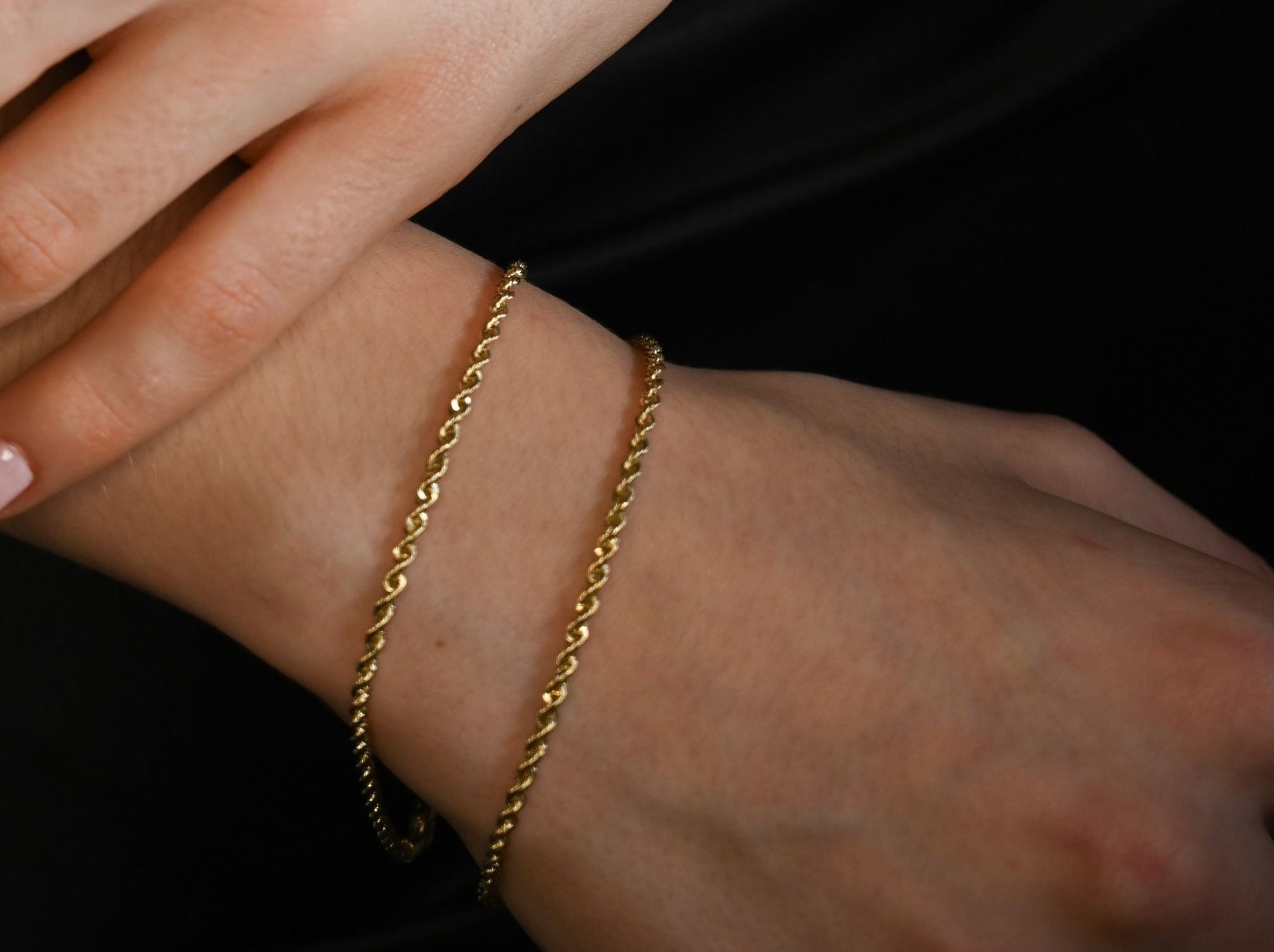 14 karaat solide, twisted armband
